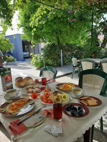Hostal Guesthouse Dona