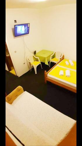 Hostal Apartments Daka