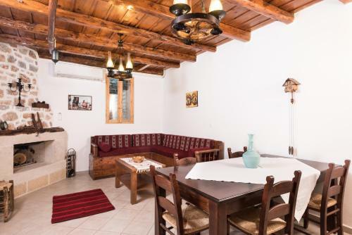 Aradena Traditional House 2