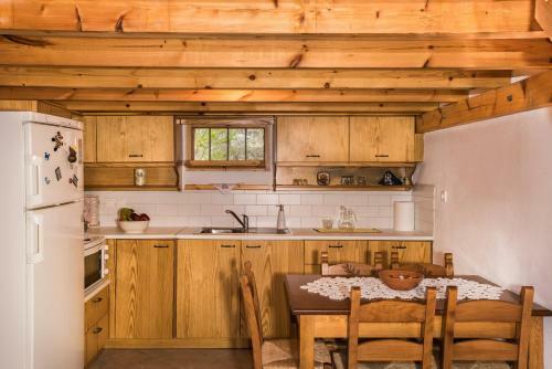 Aradena Traditional House 3