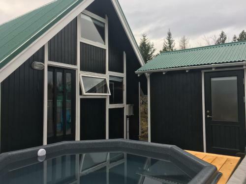 Lodge Bj�rk - A Cozy Hilltop Cottage - Great Location!