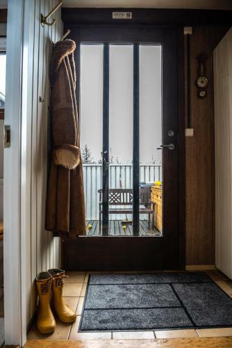 Lodge Bj�rk - A Cozy Hilltop Cottage - Great Location!