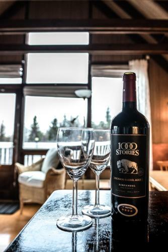 Lodge Bj�rk - A Cozy Hilltop Cottage - Great Location!