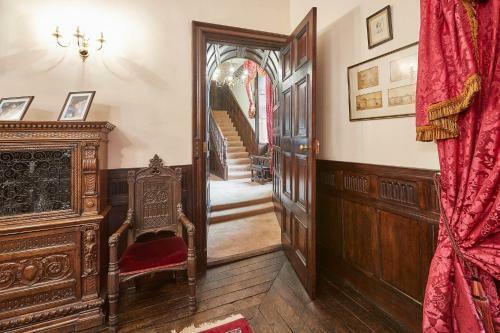 Host & Stay - Appleby Castle, The Baron's Wing