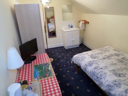 Hostal Atini Guest House