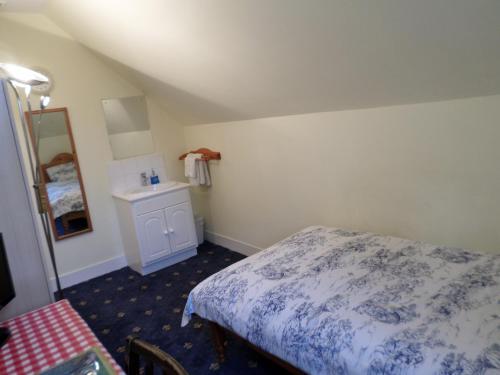 Hostal Atini Guest House