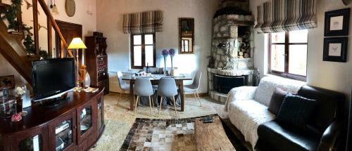 Villa In Parnassos