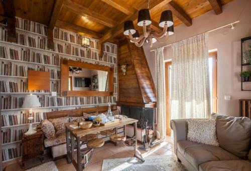 Rock Dandy Deluxe Chalet
