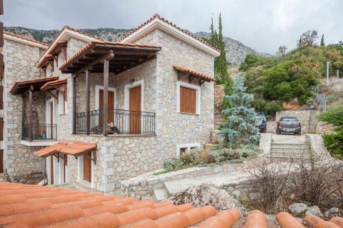 Rock Dandy Deluxe Chalet