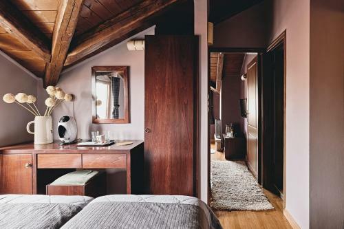 Hostal Nostos Suites By White Hills