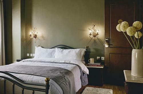Hostal Nostos Suites By White Hills