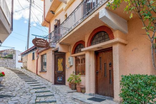 Hostal Nostos Suites By White Hills