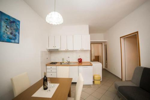 Apartments By The Sea Brist, Makarska - 18097