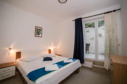 Apartments By The Sea Brist, Makarska - 18097