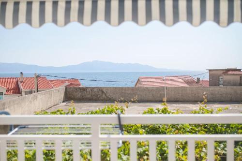 Apartments By The Sea Brist, Makarska - 18096
