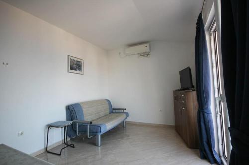 Apartments By The Sea Brist, Makarska - 18096