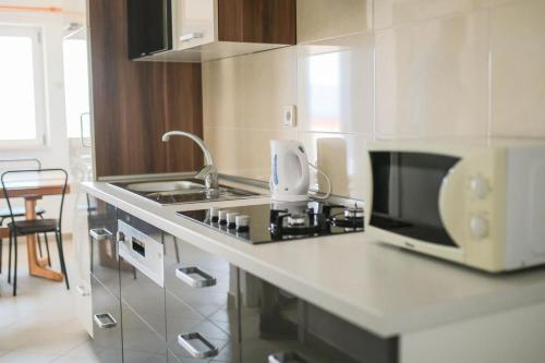 Apartments By The Sea Brist, Makarska - 18096