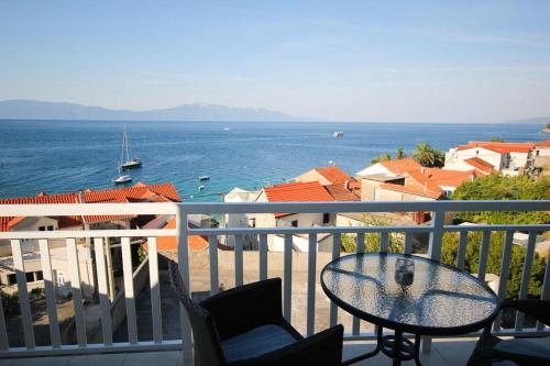 Apartments By The Sea Brist, Makarska - 18096