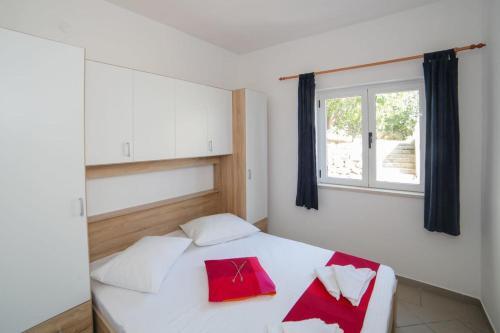 Apartments By The Sea Brist, Makarska - 18096
