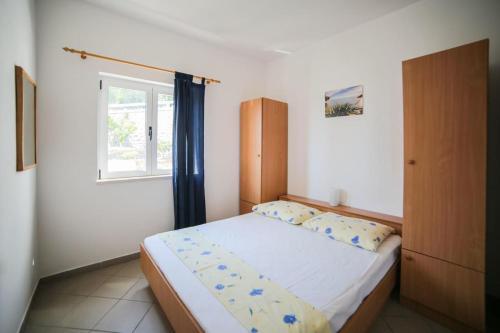 Apartments By The Sea Brist, Makarska - 18096