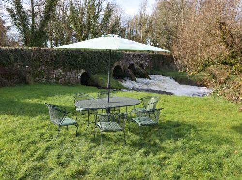 Villa Luxury 2 Bed 5 Mins From Carrick Next To Waterfall