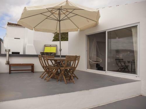 �gua De Alto Terrace House