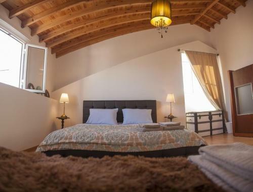 �gua De Alto Main House