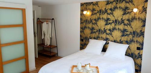 Hostal Le Huis Clos