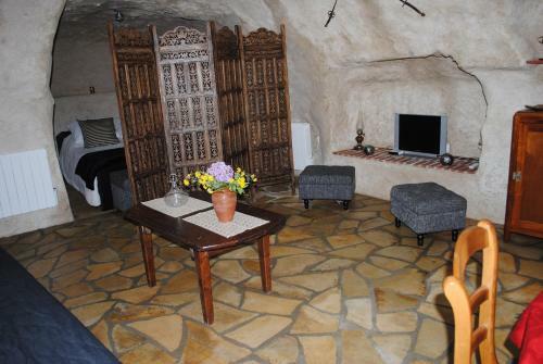 Gite " Le Troglo Des 3 Ch�teaux "