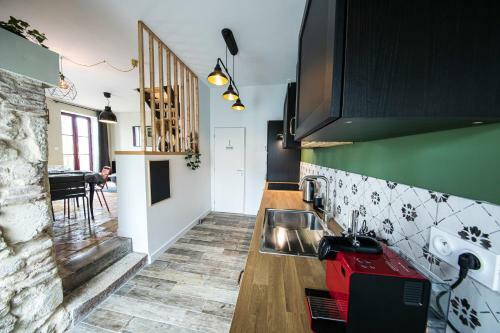 L'atypique, Charmante Maison Avec Jardin Clos