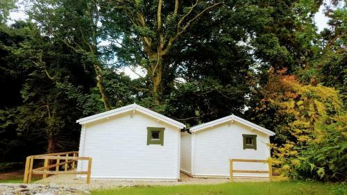 Dunmore Gardens Log Cabins