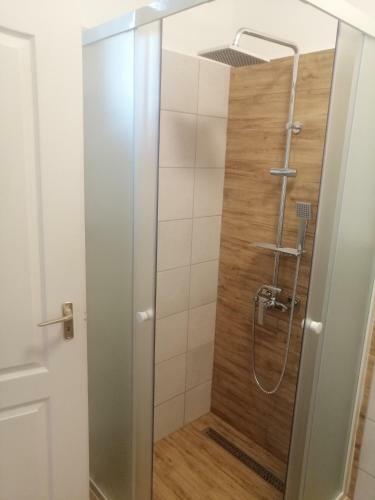 Cserke Apartmanh�z