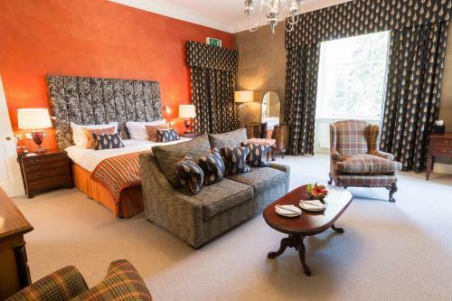 Storrs Hall Hotel