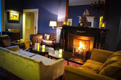 Storrs Hall Hotel