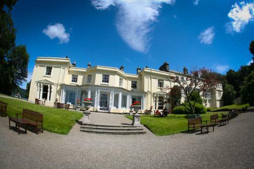 Storrs Hall Hotel
