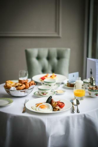 Storrs Hall Hotel
