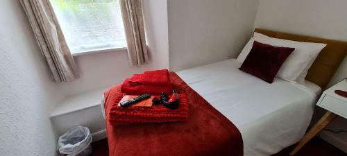 Hostal Holly Cottages