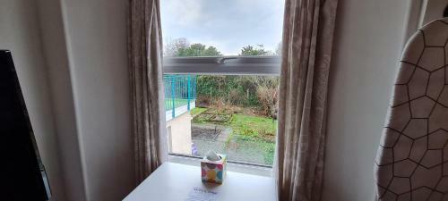 Hostal Holly Cottages