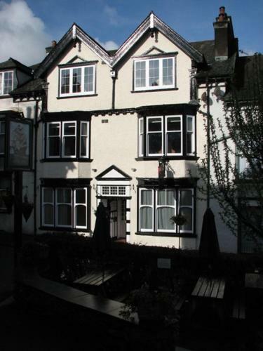 Hostal Bowness Bay Suites