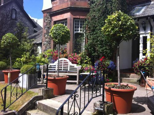 Hostal Dene House
