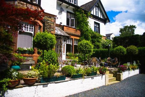 Hostal Dene House
