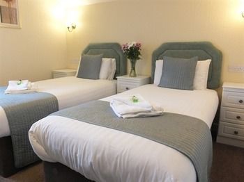 Hostal Holmlea Guest House