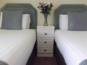 Hostal Holmlea Guest House