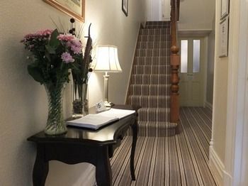 Hostal Holmlea Guest House