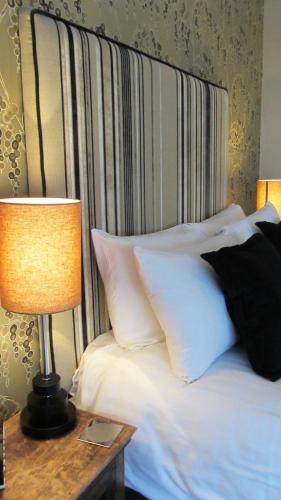 Hostal Monties Guest House