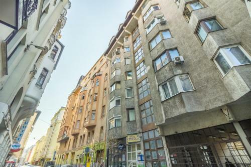 Mohinga Apartment