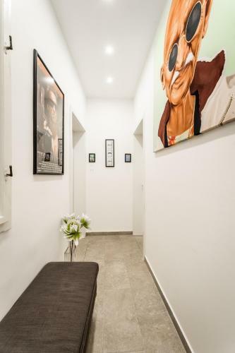 Hello Downtown Apartment - Movie
