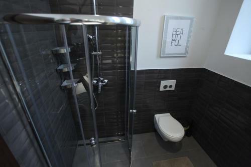 D.five Ambassador Apartment