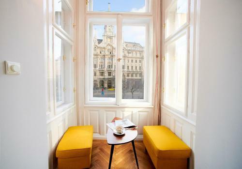 New York Palace View Apartment