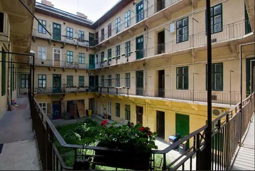 Lillybeth Palace Apartment - Palace District - Downtown